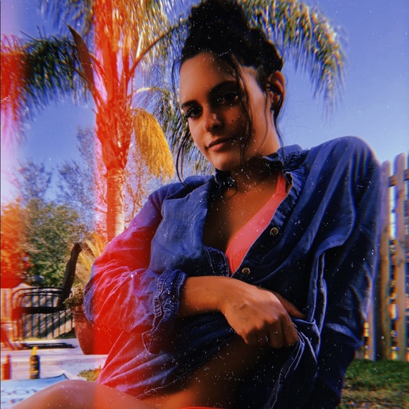 Meet your Posher, Jami - Picture 1 of 1